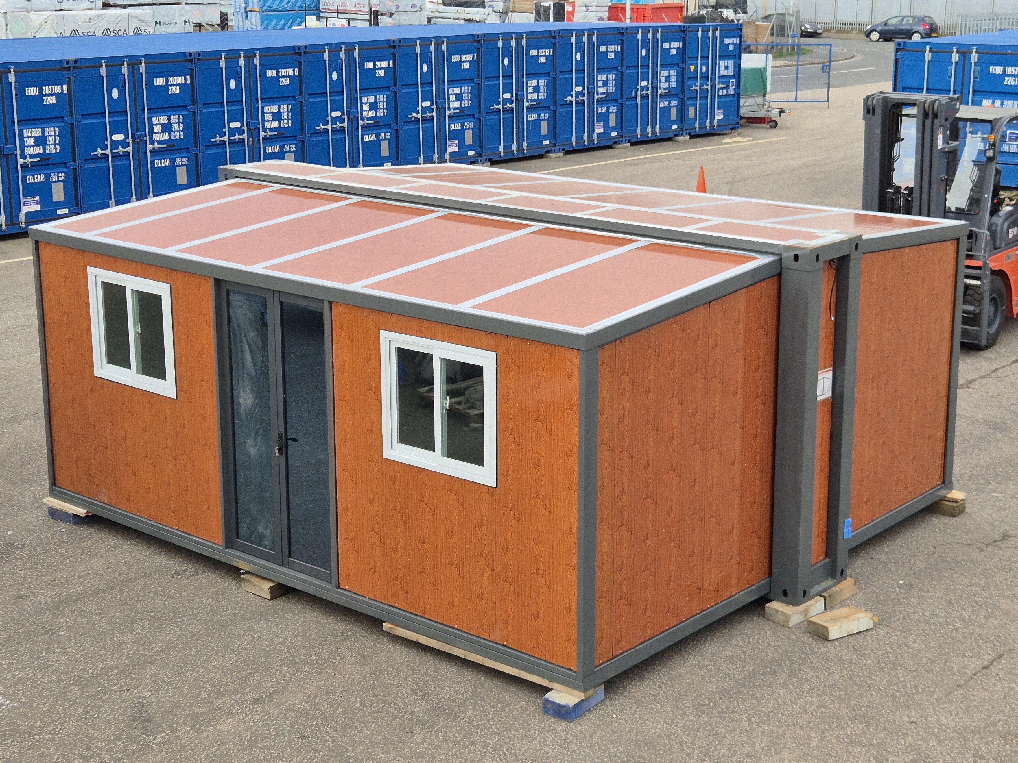 STORAGE CONTAINERS