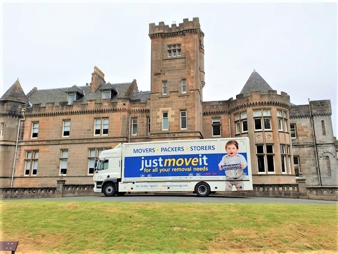 just-move-it-domestic-country-houses-removals